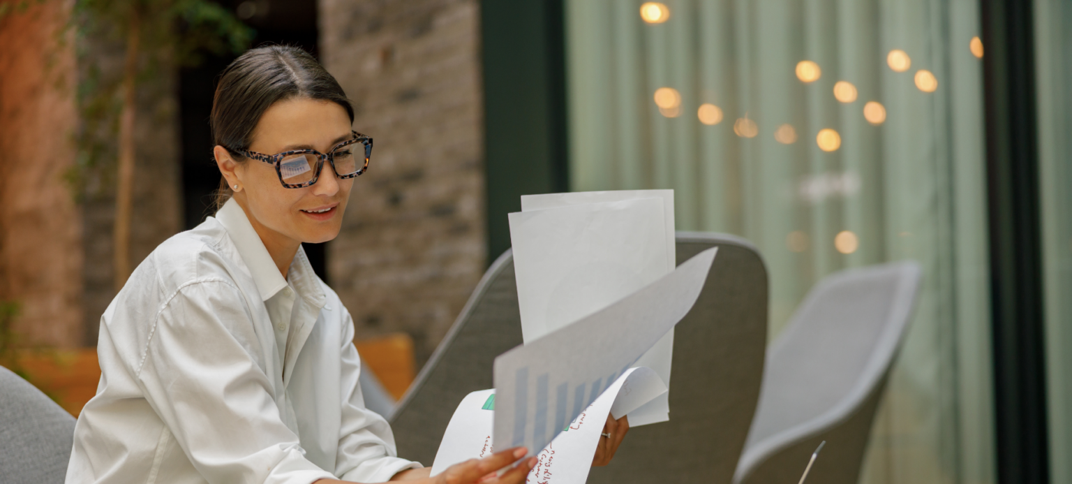 Czym różni się tłumacz przysięgły od zwykłego tłumacza?